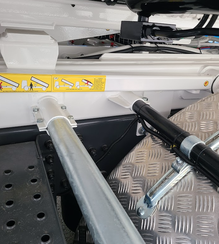 Support%20d'aile%20et%20de%20pare-cycliste%20%282%29